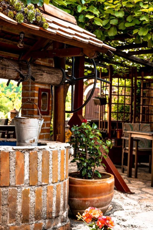 فندق Restoran I Prenociste Egghus Nasice المظهر الخارجي الصورة