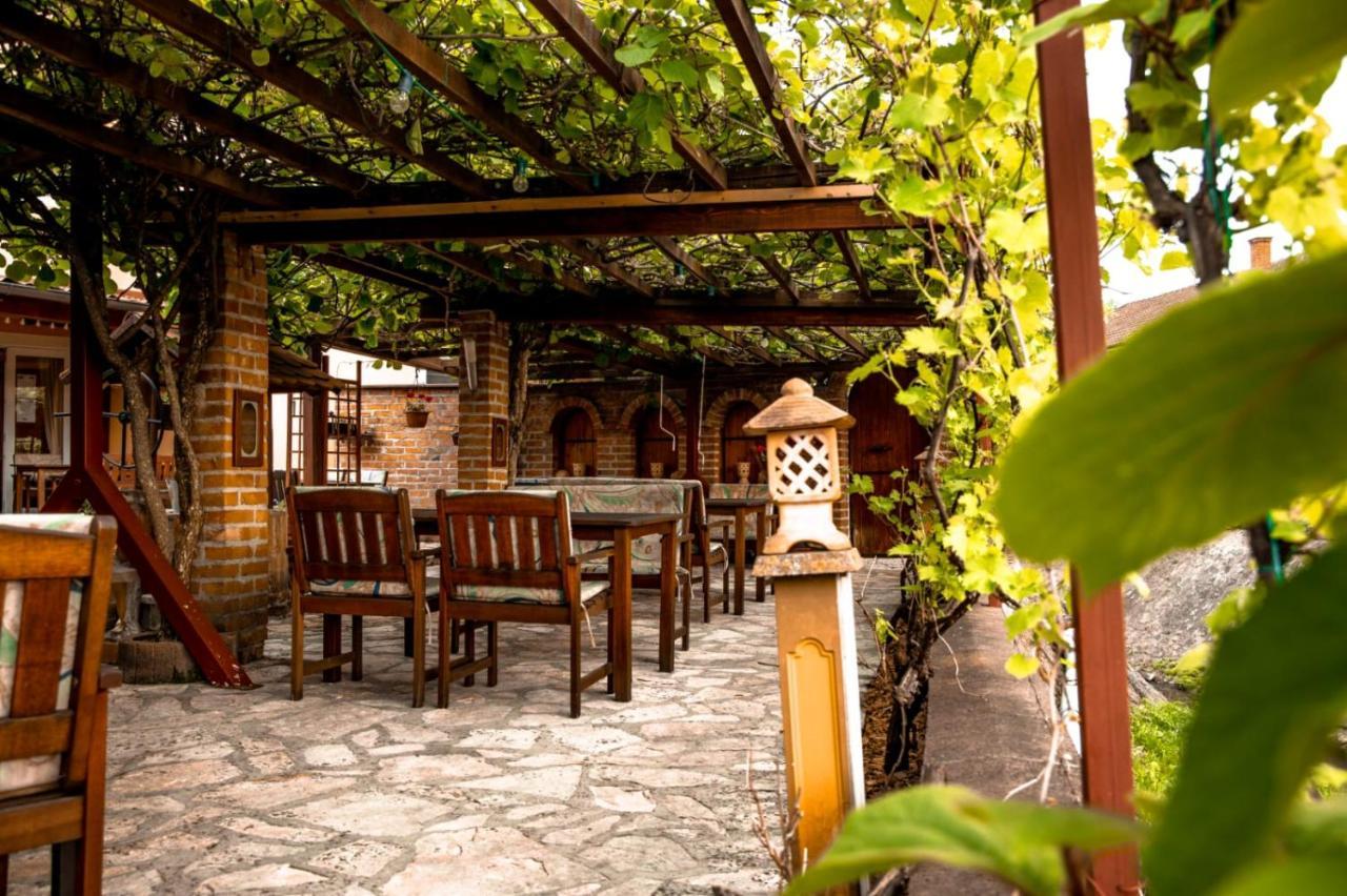 فندق Restoran I Prenociste Egghus Nasice المظهر الخارجي الصورة